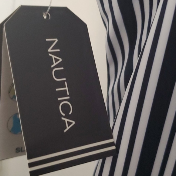 Swimsuit - Picture 3 of 4